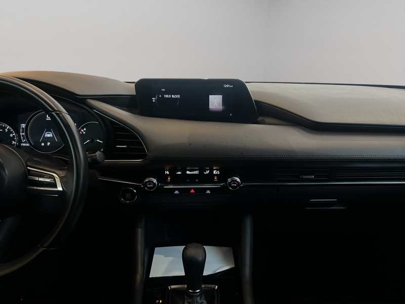 Mazda Mazda 3 5 pts. HB Signature, 2.5T, TA, piel, s. Bose, RA-18, 4x4 2023